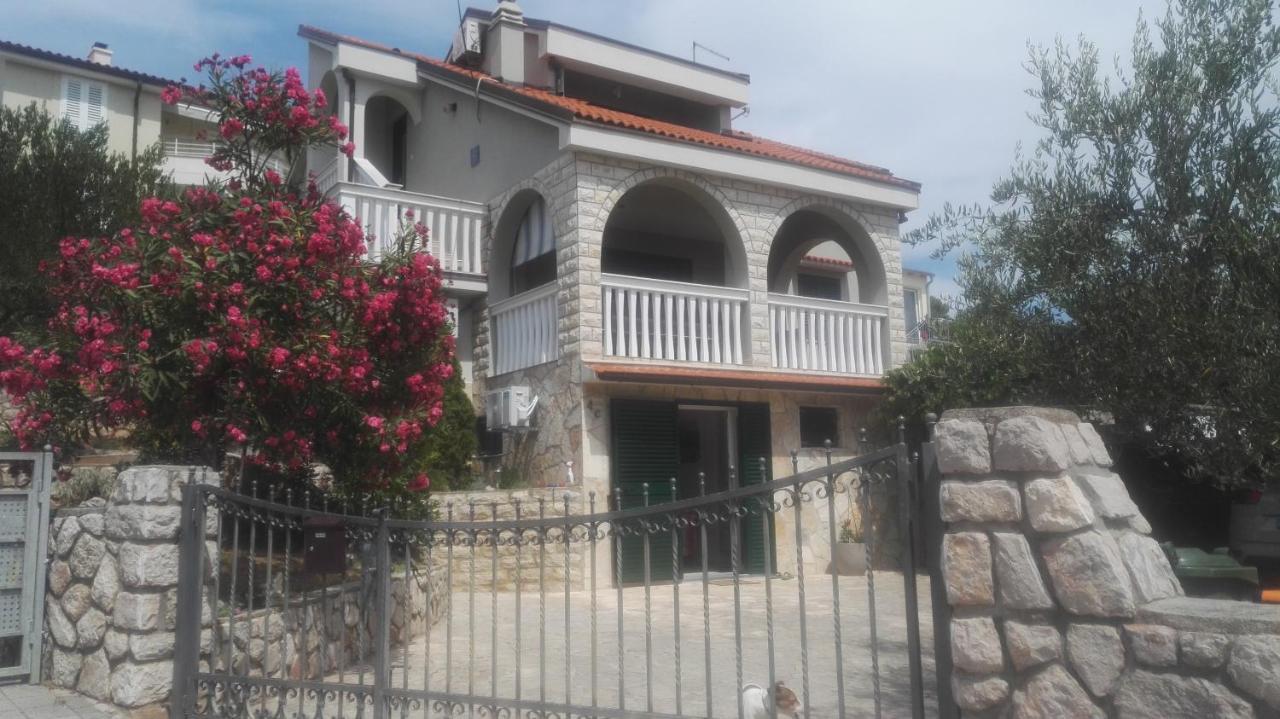Apartmani Latin Jezera Exterior foto