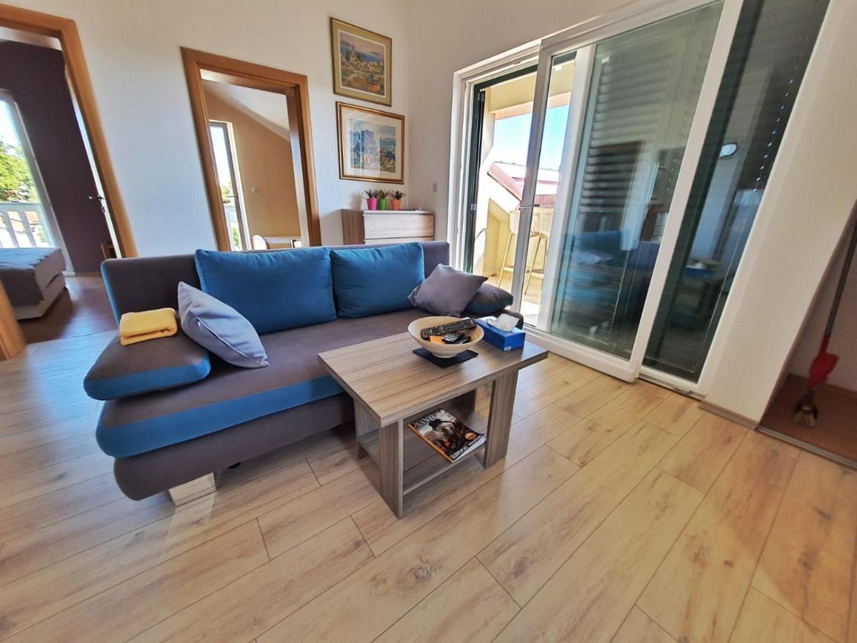 Apartmani Latin Jezera Exterior foto