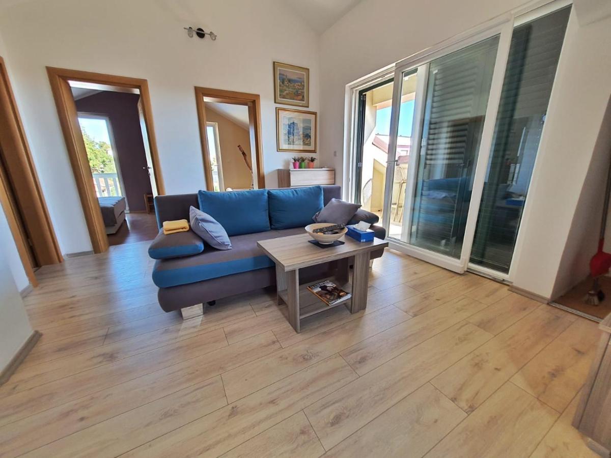 Apartmani Latin Jezera Exterior foto