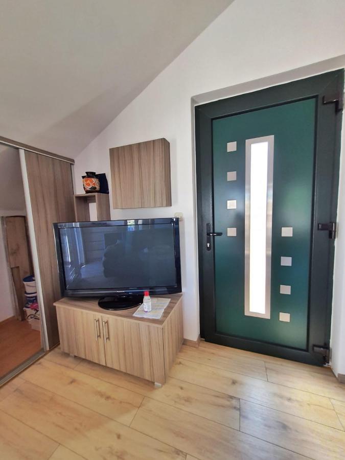 Apartmani Latin Jezera Exterior foto