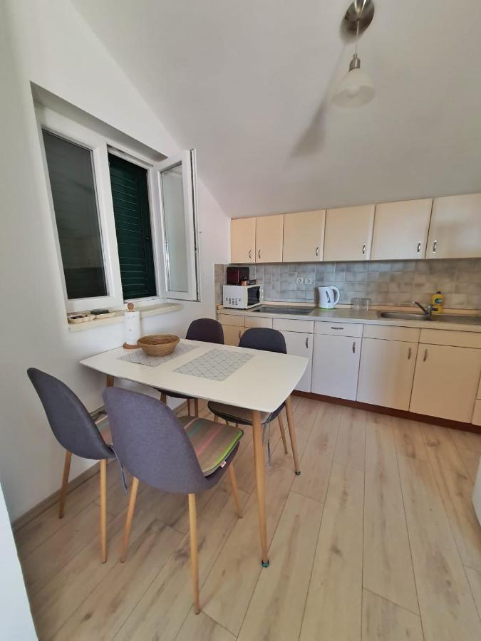 Apartmani Latin Jezera Exterior foto